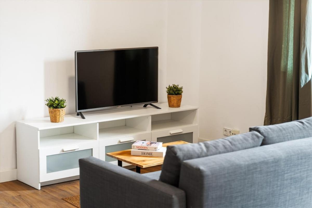 Lodging Apartments Liceu G1 Barcelona Exterior photo