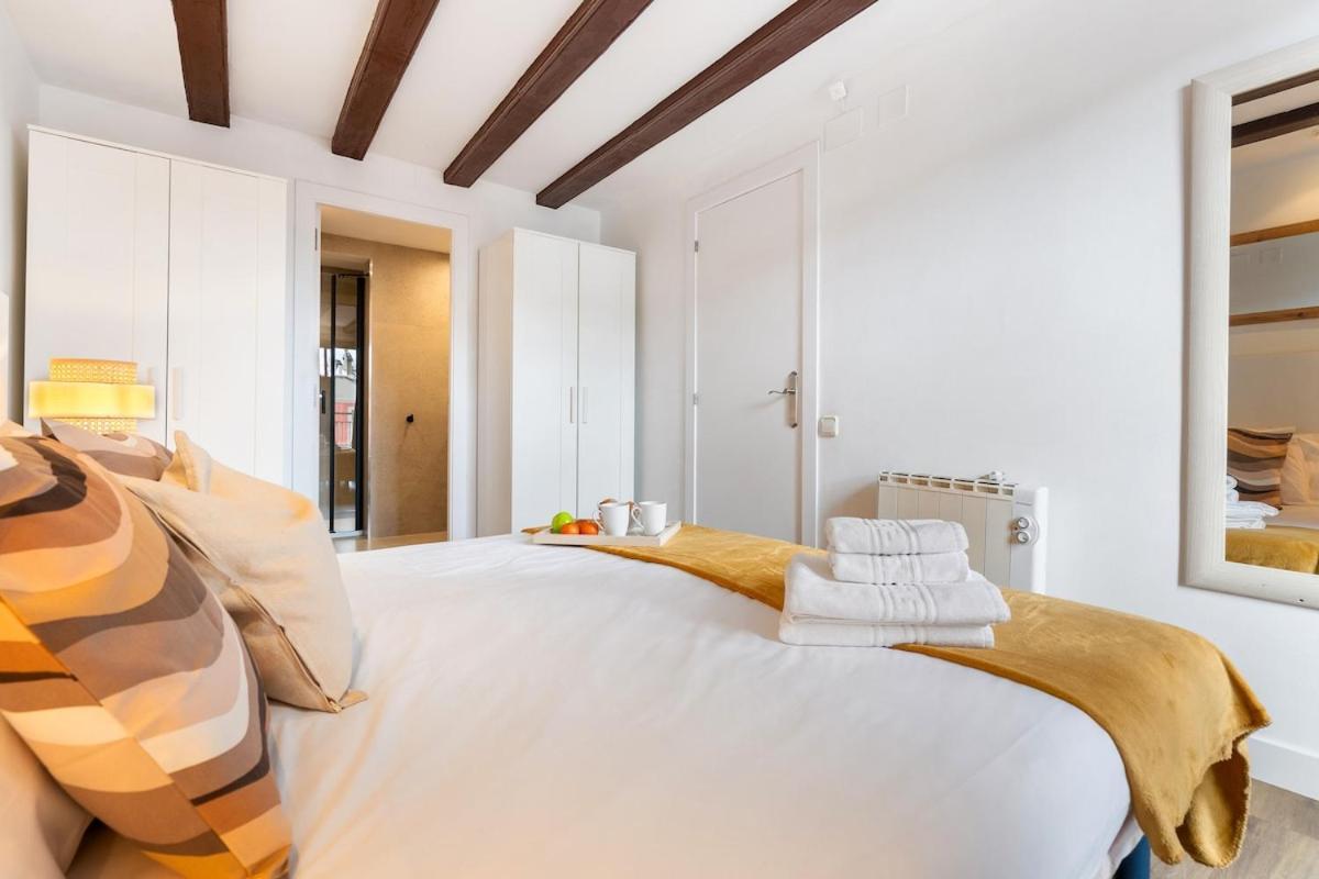 Lodging Apartments Liceu G1 Barcelona Exterior photo